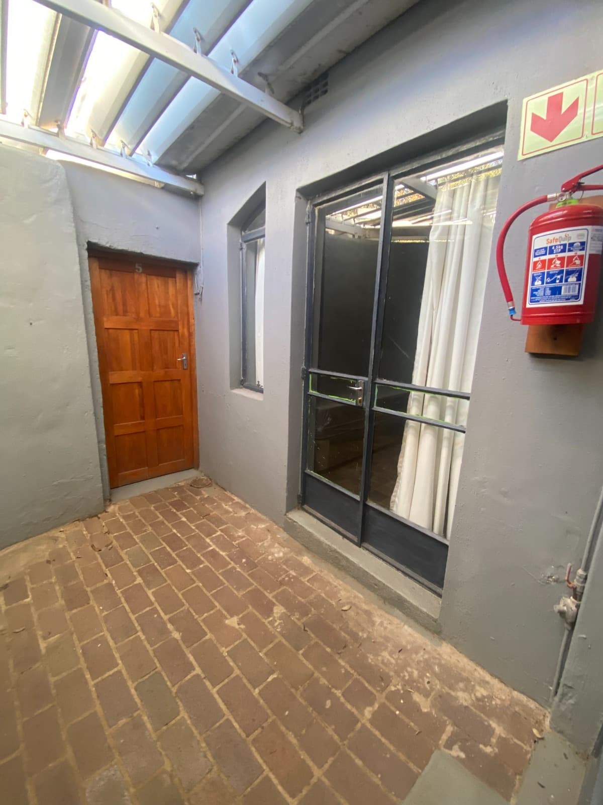 13 Wargrave Avenue photo 6